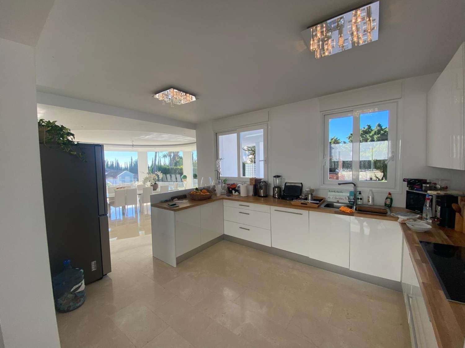 Magnifica Villa con Piscina en La milla de Oro, Marbella